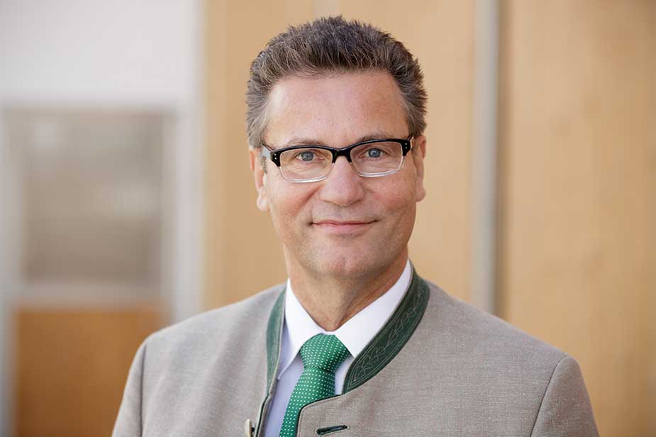 Minister Peter Hauk will den Ausbruch der ASP in Baden-Württemberg verhindern.